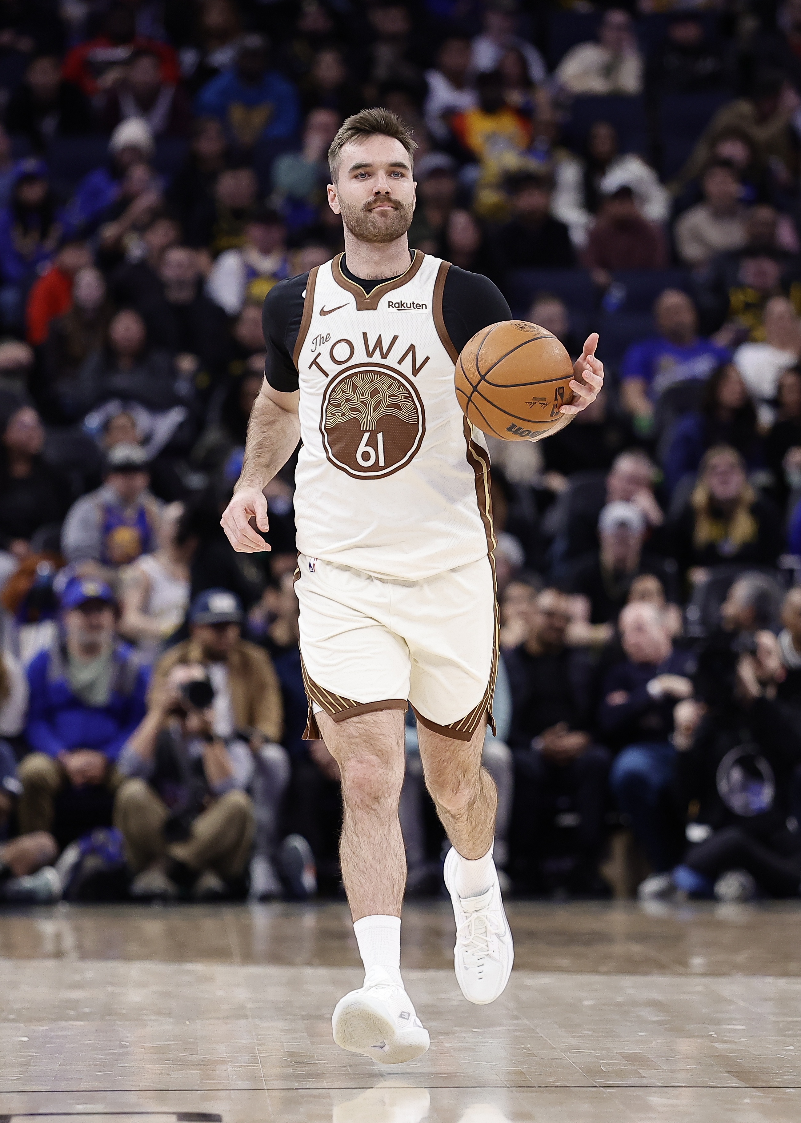 leyu集团-库里过去11场缺席期间 斯潘塞3场得分全队最高 梅尔顿&amp;穆迪2次